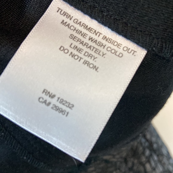 Alfred Dunner Petite women’s size 12P black/silver snakeskin pattern jacket - Picture 3 of 5